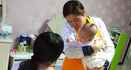 三個孩子的家庭如何科學聘請保姆 一份實用指南