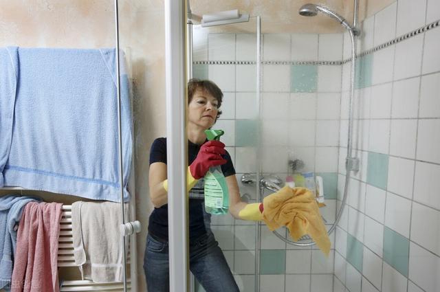 歸家之路無價 保姆返鄉過年被罰事件背后的權益之思